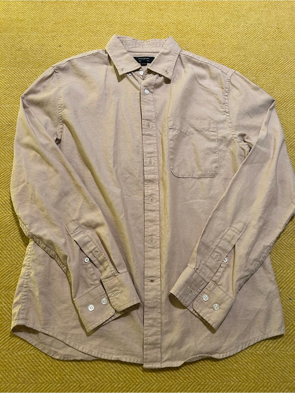 Banana Republic Men's Button-Down Shirt in Light Tan